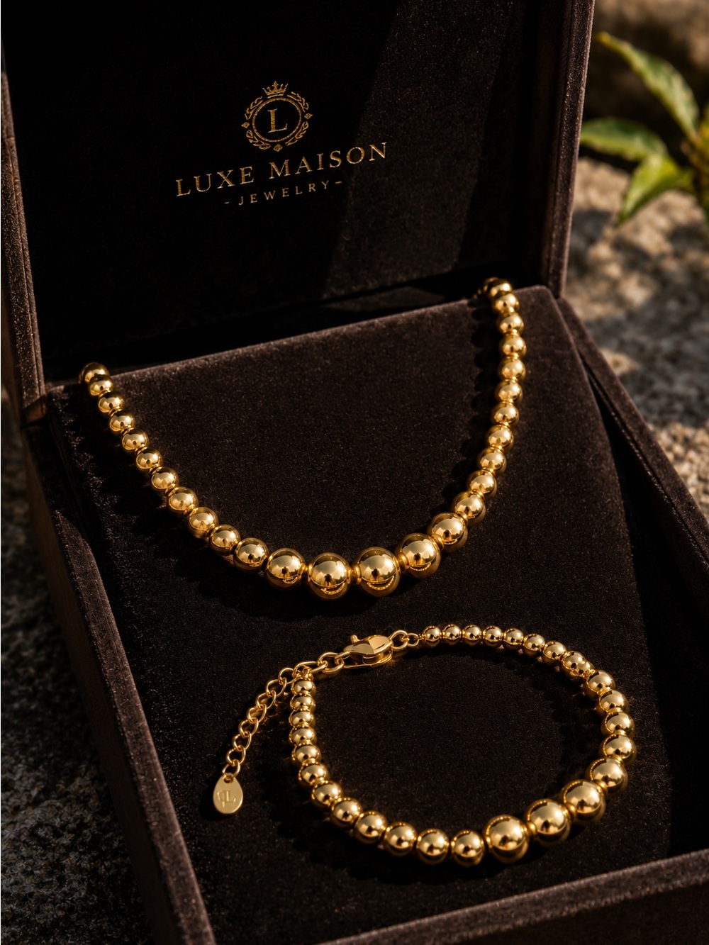 Shiny Gold Beaded Necklace and Bracelet Set. 18 K gold plated - Picture 5 of 9